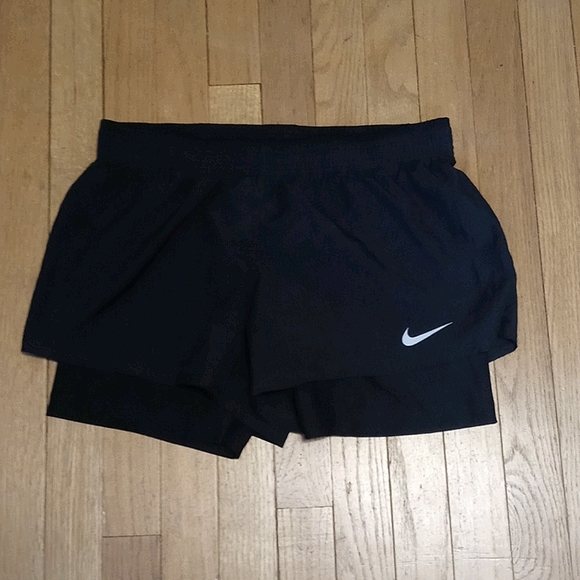 NIKE DRI-FIT LAYERED SHORTS WOMENS M LIKE NEW!!